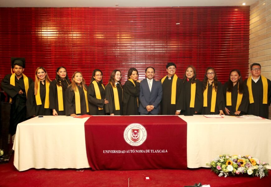 Egresados de la UATx, nuevos especialistas en Salud Pública