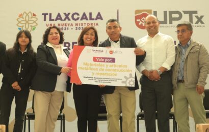 Lorena Cuéllar entrega 13 MDP en equipos para fortalecer la UPTx