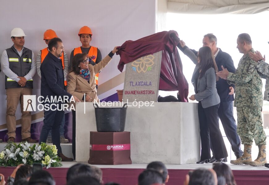 Colocan primera piedra de Central de Abasto en Huamantla