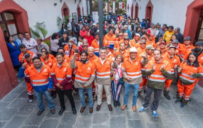 Tlaxcala capital entrega uniformes a personal de servicios públicos