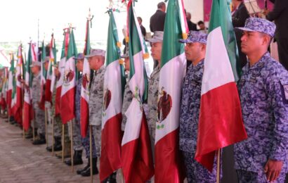 Conmemoran Día de la Bandera en Tlaxcala