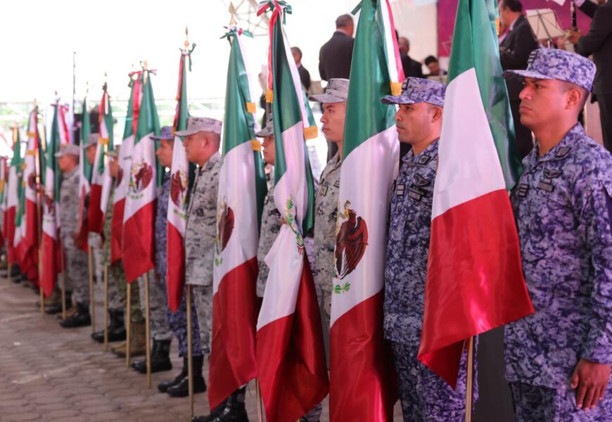 Conmemoran Día de la Bandera en Tlaxcala