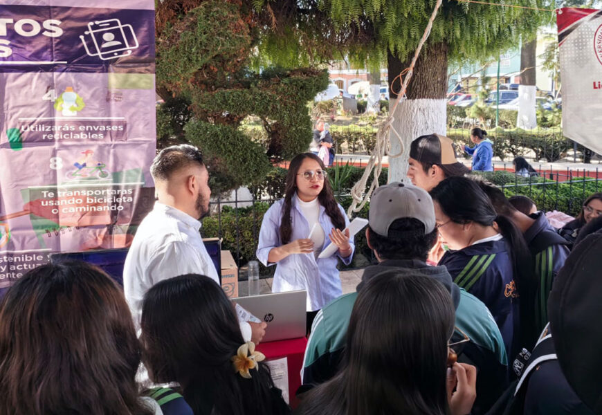 Primera Feria Profesiográfica en Tlaxco impulsa la educación