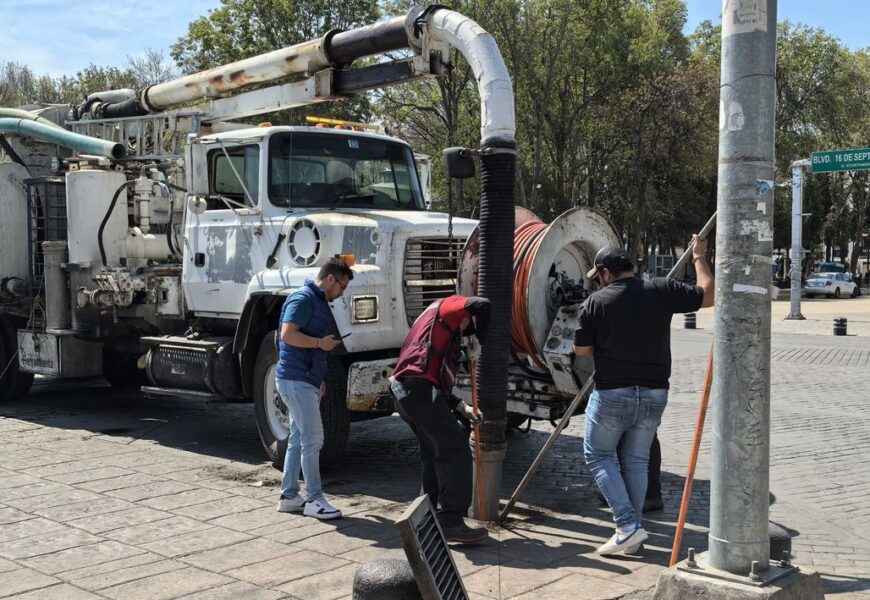 Trabajos de desazolve en Apizaco iniciaron