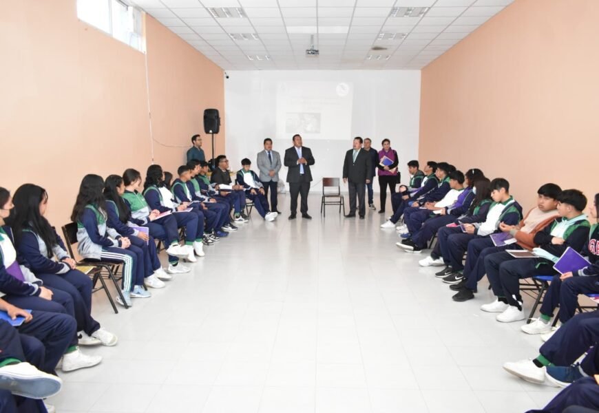 Director de CECyTE Tlaxcala recorre escuelas del estado Director de CECyTE Tlaxcala recorre escuelas del estado