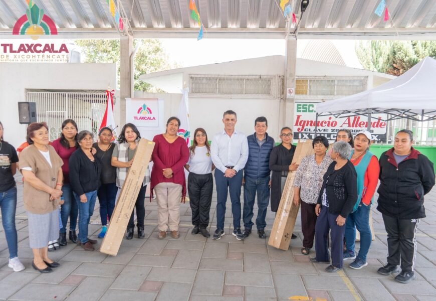 Entrega de carpas apoya a mujeres emprendedoras en Tlaxcala
