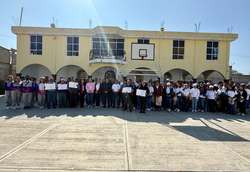 Alfabetización en Tlaxcala avanza con jornada en Aztatla