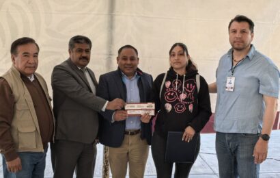 Becas Rita Cetina benefician a estudiantes en Apizaco