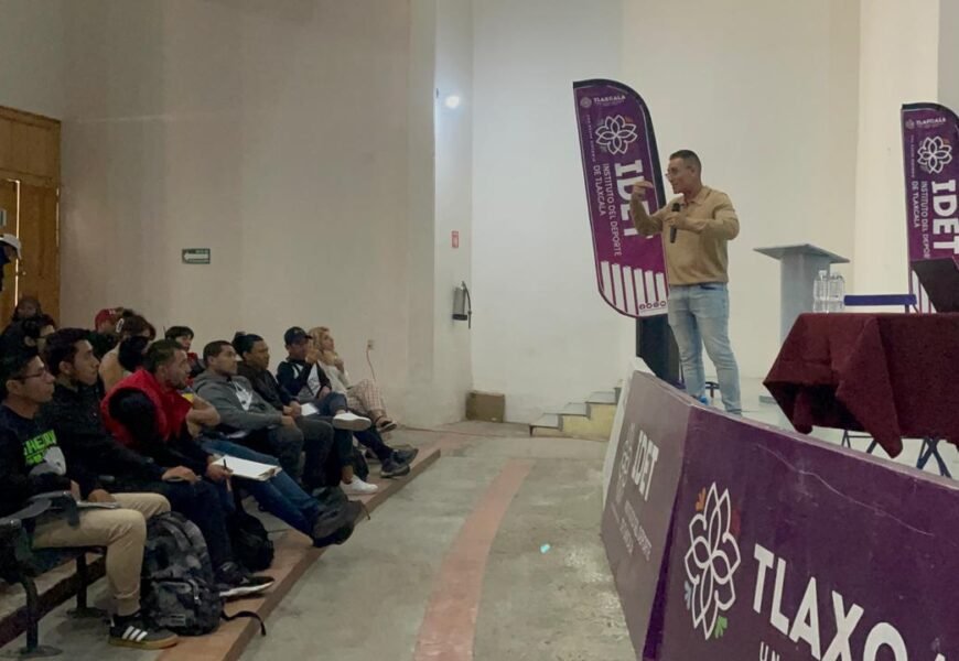 Taller deportivo IDET fortalece entrenadores