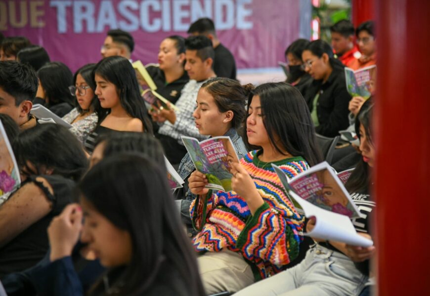 Tlaxcala lee a las mujeres en la UPTx