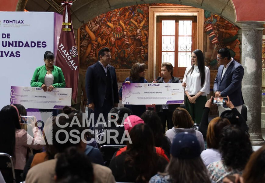 Fomtlax entrega créditos a emprendedoras Fomtlax entrega créditos a emprendedoras