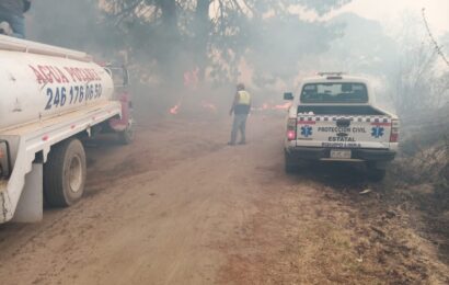 Incendio forestal en Atltzayanca sigue activo
