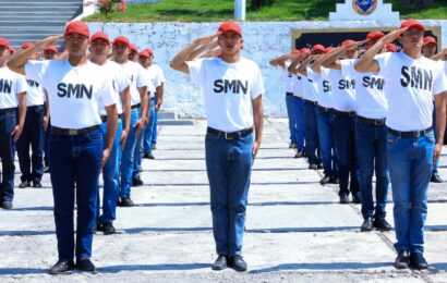 Toman protesta mujeres, soldados y remisos del  SMN