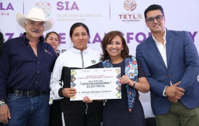 Entrega Gobernadora apoyo directo a productoras del campo