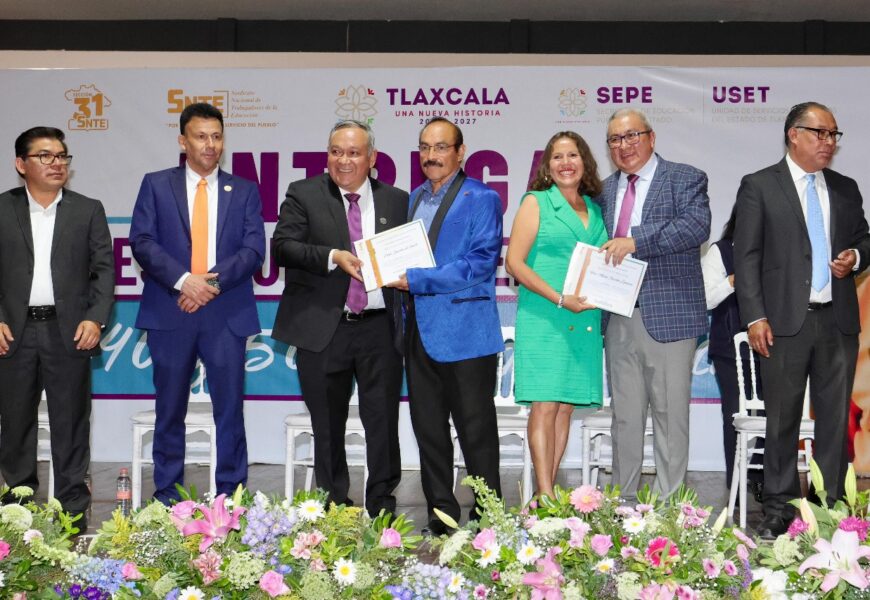 Día del Maestro y la Maestra se celebra con reconocimientos en Tlaxcala