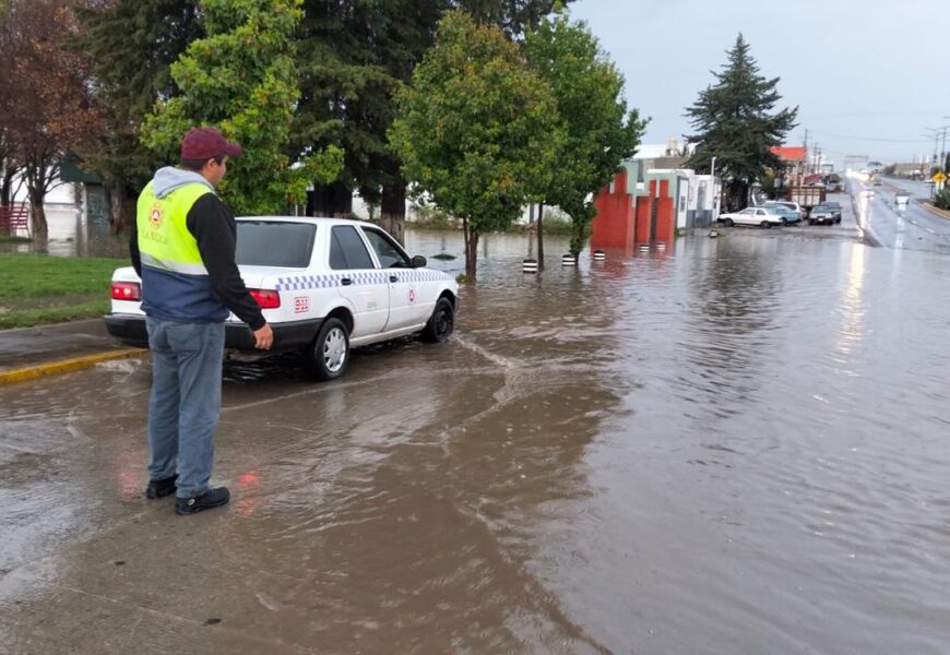Lluvia en Calpulalpan provoca afectaciones y moviliza a Protección Civil