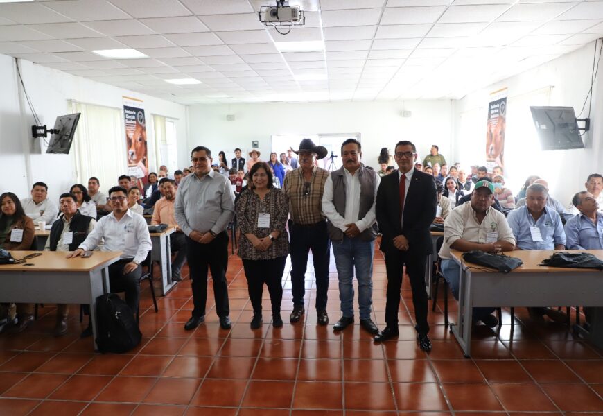 Prevención y control del gusano barrenador reúne a expertos en Tlaxcala