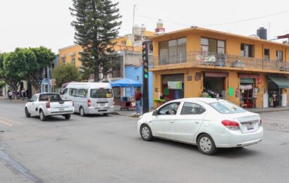 Continúa mantenimiento de semáforos en Tlaxcala