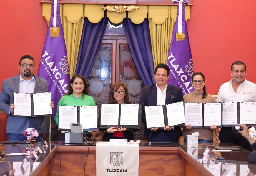 Gobernadora entrega de resoluciones de actas de nacimiento