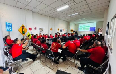 La SMyT capacitó a bomberos para obtener la licencia de conducir tipo E