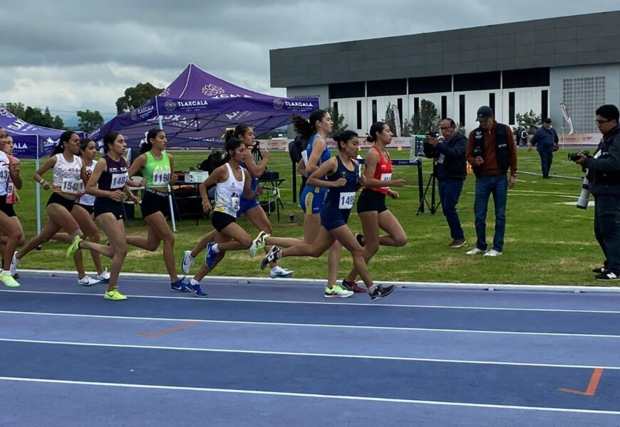 Abril Rojas gana bronce en 1500 metros planos