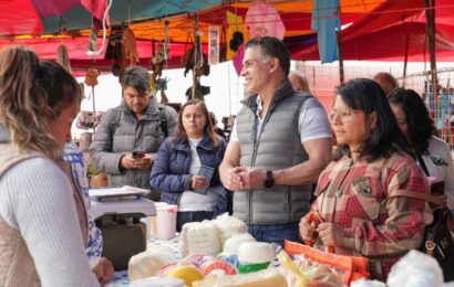 Alcalde de Tlaxcala recorre mercado y atiende peticiones en Loma Bonita