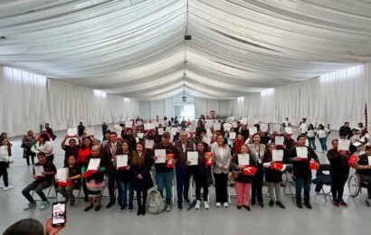 ITEA entrega certificados educativos a jóvenes y adultos en Contla