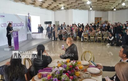 Gobernadora destaca labor periodística en Tlaxcala