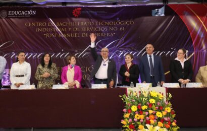 Jóvenes de Huamantla se gradúan con orgullo