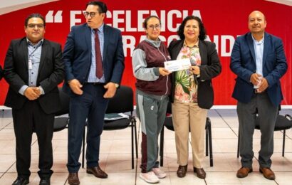 Vales de despensa UPTx benefician a personal docente y administrativo