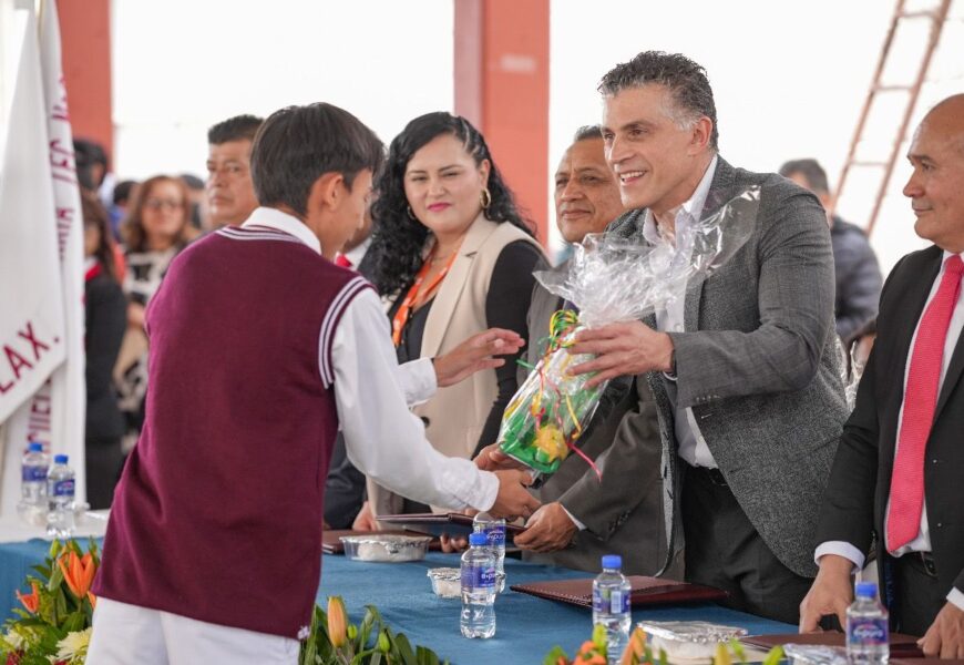 Alfonso Sánchez acompaña a generación 2022-2025 de Ixtulco Alfonso Sánchez acompaña a generación 2022-2025 de Ixtulco