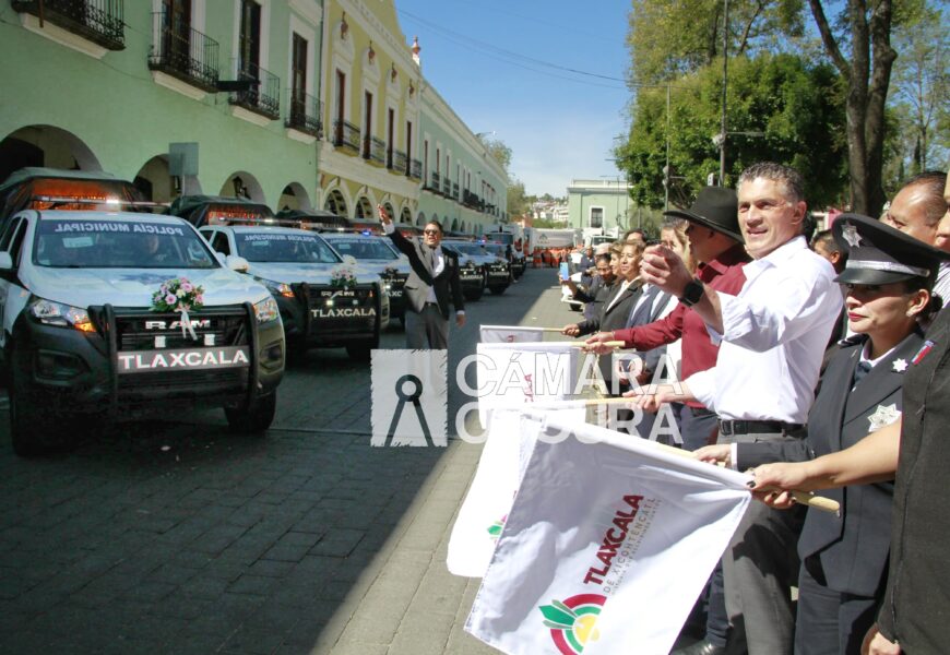 Alcalde Tlaxcala entrega flotilla de vehiculos de seguridad y servicios públicos Alcalde Tlaxcala entrega flotilla de vehiculos de seguridad y servicios públicos