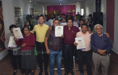 Premian a artesanos en 31 Concurso Estatal de Madera Tallada