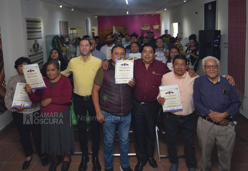 Premian a artesanos en 31 Concurso Estatal de Madera Tallada