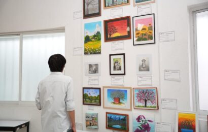 Talleres de artes plásticas 2024-2025 muestran talento intergeneracional
