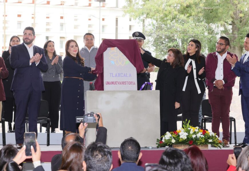 Lorena Cuéllar Cisneros coloca primera piedra de salas judiciales en Tlaxcala