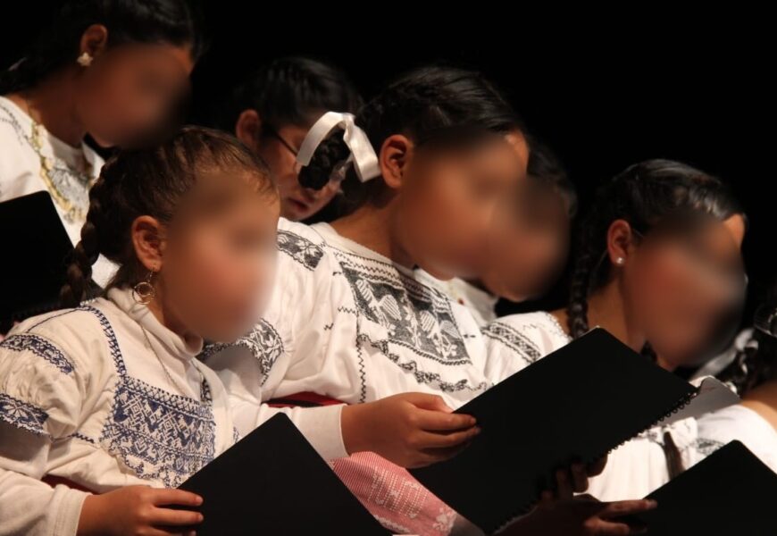 Niñas y niños de Ixtenco fortalecen el Yühmu en radio comunitaria