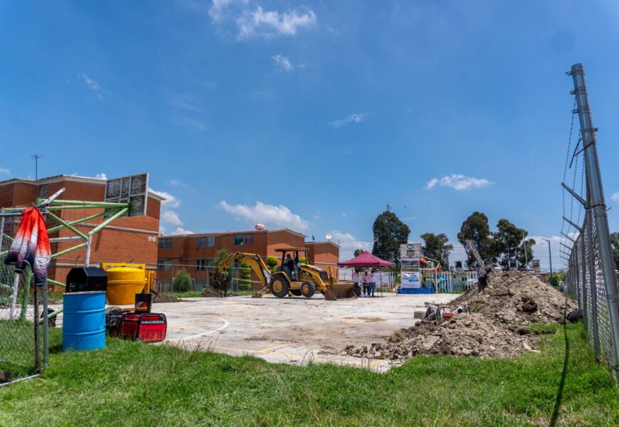 Construcción de techumbre en Apizaco