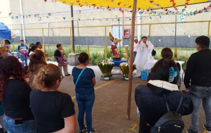 Comerciantes Antorchistas Festejan a San Miguel Arcángel
