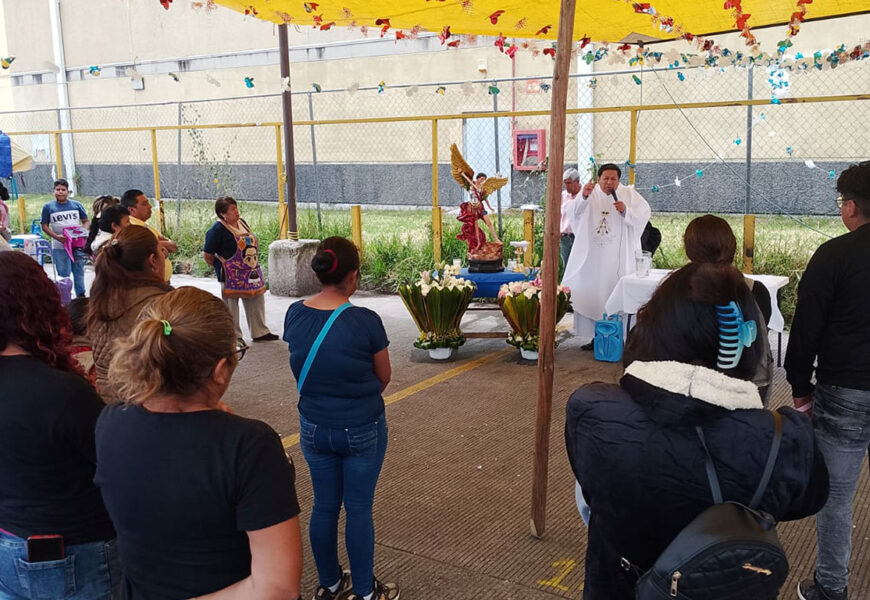 Comerciantes Antorchistas Festejan a San Miguel Arcángel