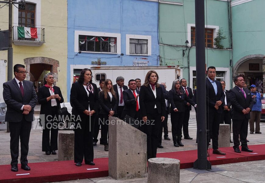 Arrío de bandera en Tlaxcala fortalece identidad y tradición en el marco de septiembre