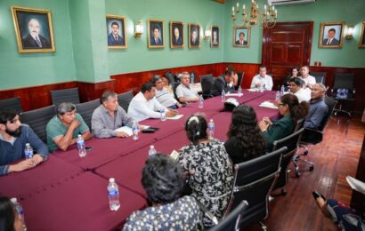 Secretario del Ayuntamiento de Tlaxcala abre diálogo con vecinos de Tizatlán