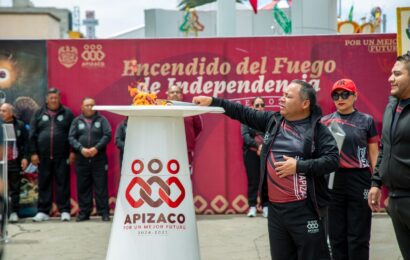 Fuego simbólico de Independencia en Apizaco inicia festejos patrios