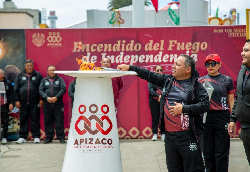 Fuego simbólico de Independencia en Apizaco inicia festejos patrios
