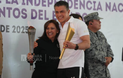 Alcalde de Tlaxcala recibe fuego simbólico de Independencia
