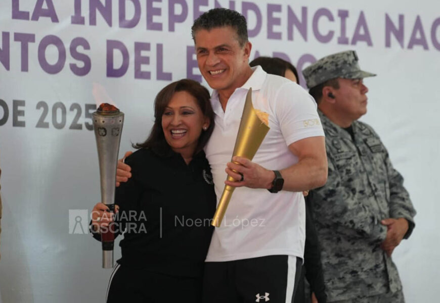 Alcalde de Tlaxcala recibe fuego simbólico de Independencia