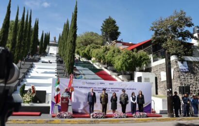 Desfile cívico-militar Tlaxcala conmemora CCXV Aniversario del inicio de la Independencia
