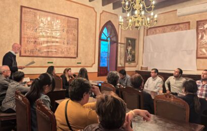 Secretario del Ayuntamiento de Tlaxcala recibe a comisión ciudadana