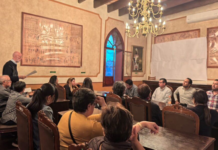Secretario del Ayuntamiento de Tlaxcala recibe a comisión ciudadana