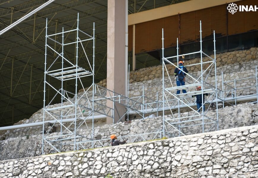 Zona Arqueológica de Cacaxtla recibe mantenimiento